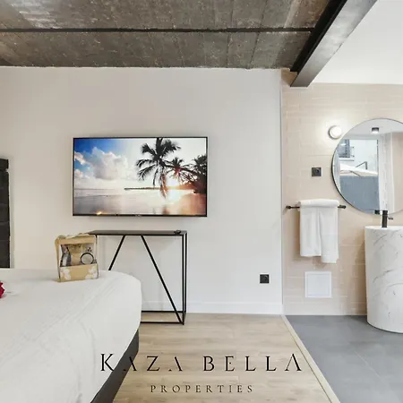 Kaza Bella - Alfort 6 Luxurious Little House With Private Garden And Jacuzzi